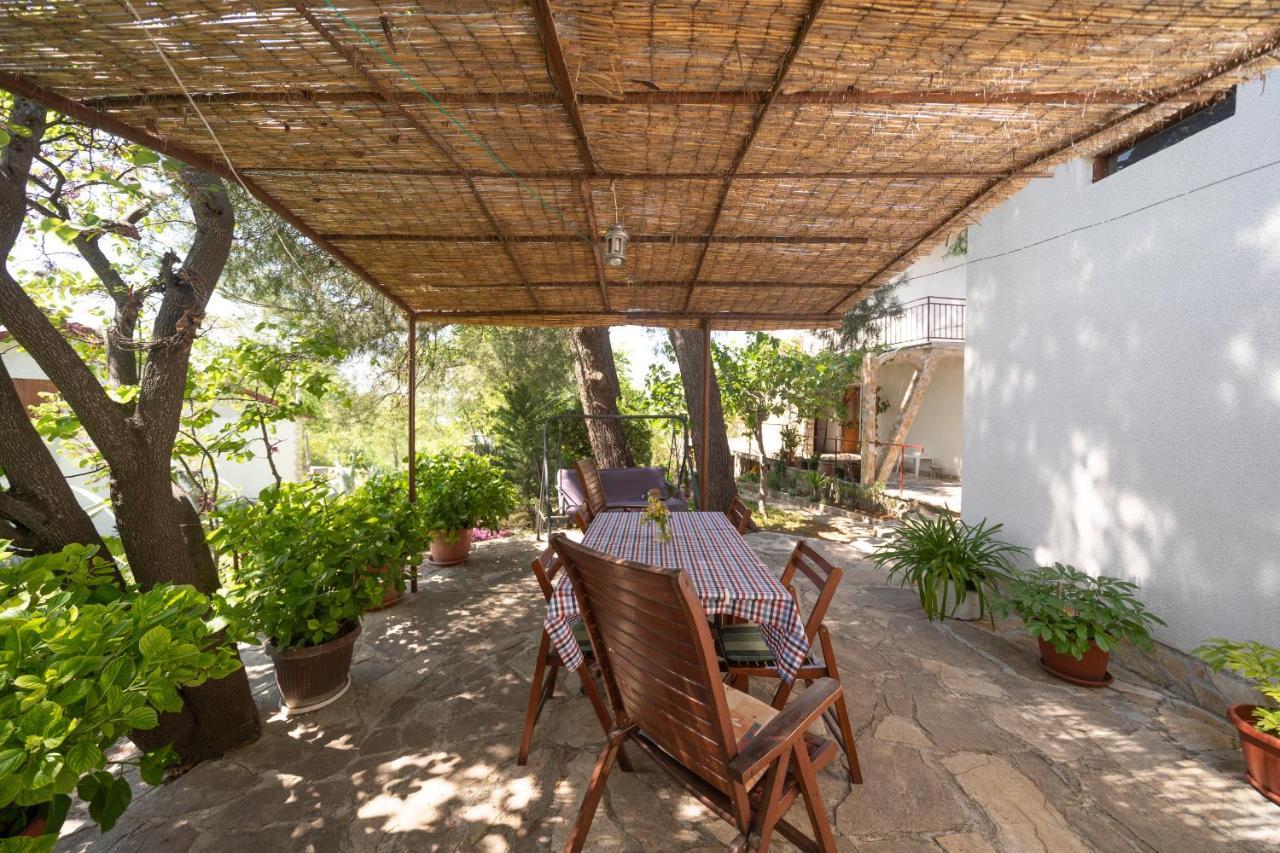 Studio Apartman Ema Gornji Karin Exterior foto